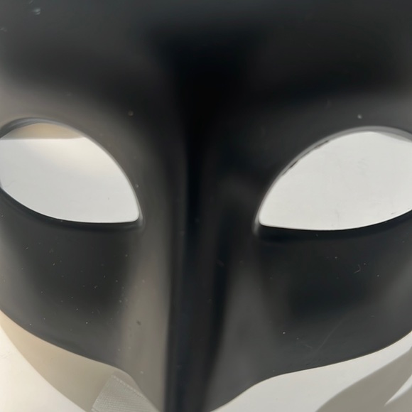 Masquerade ball Eye Mask set of 2 - Picture 4 of 4